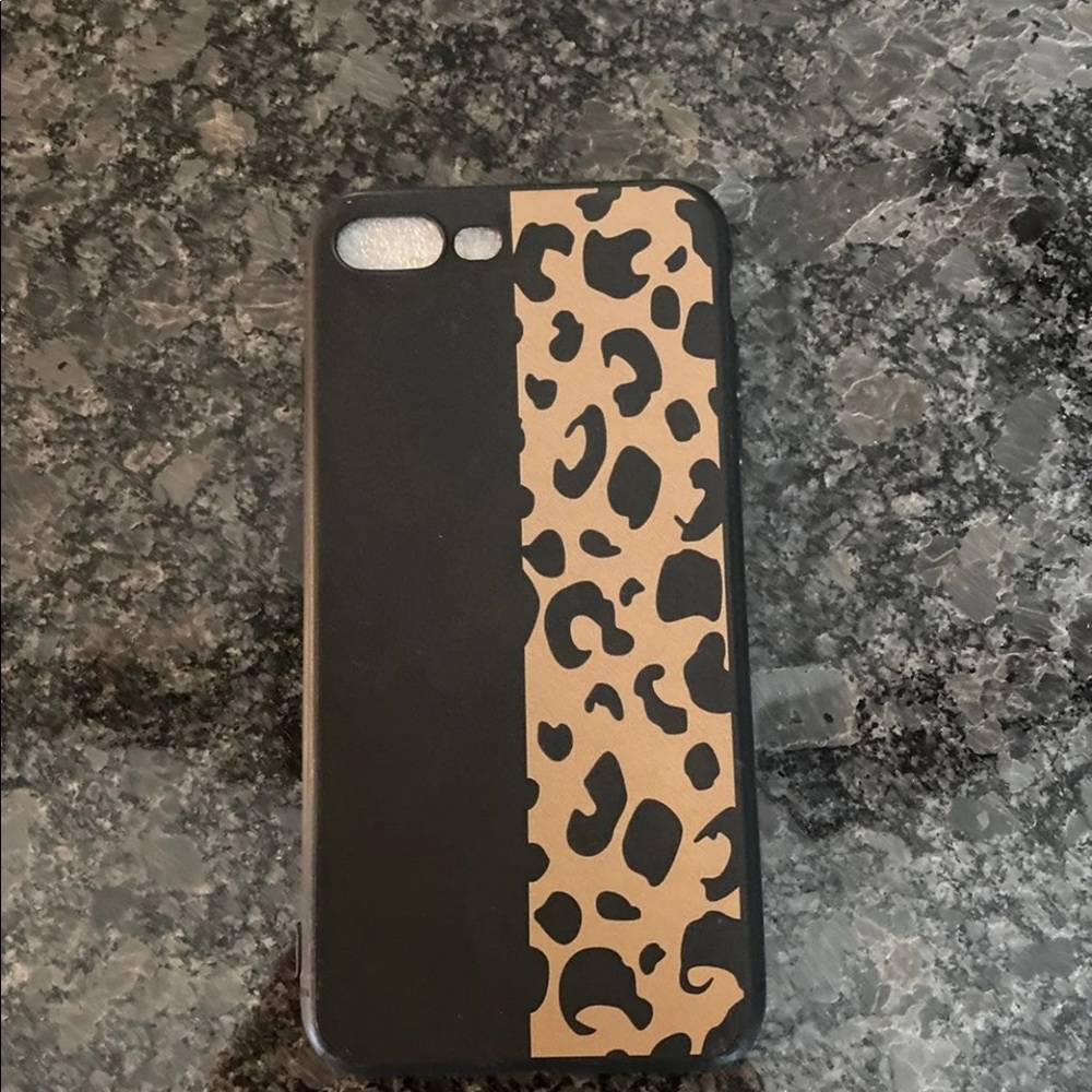 iPhone 8 Plus cheetah case